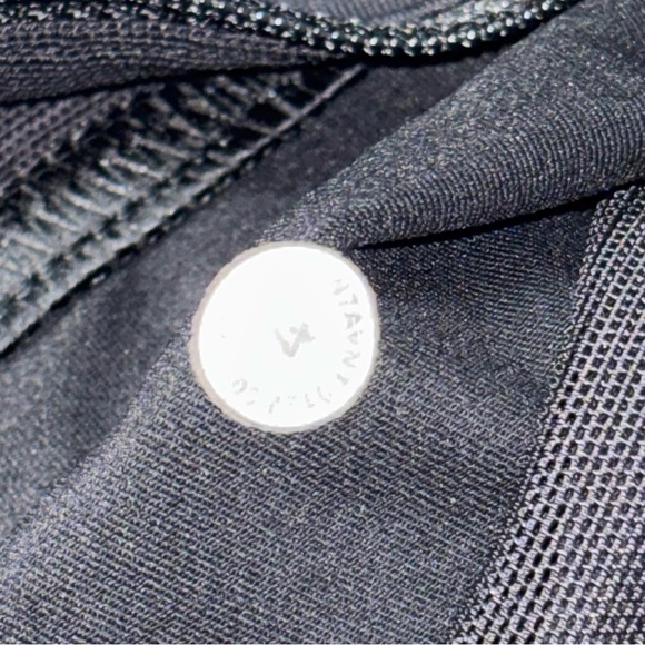 Lululemon Run Times Short II *4" Heather Lux Multi Black / Black size 4 - Picture 8 of 8